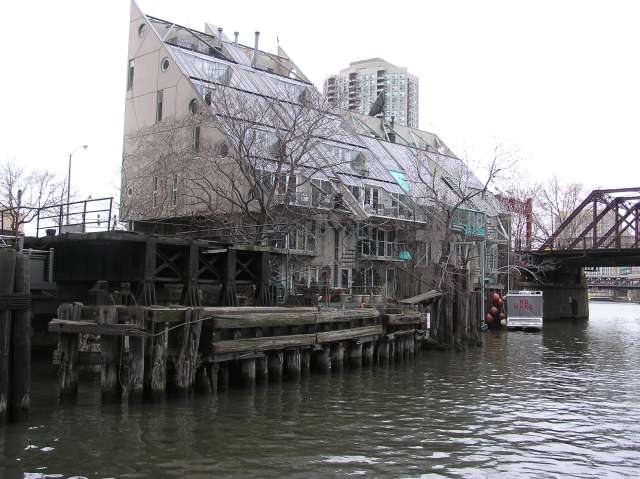 Apartment house on the Chicago River